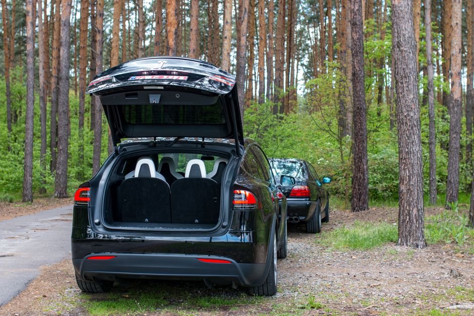 Drive Green: Exploring California with New Eco-Friendly SUV Rentals & EV Infrastructure