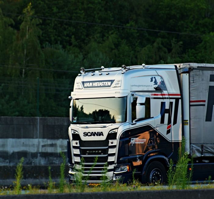 Understanding Heavy Vehicle Retarders: Mechanics, Benefits, and Necessity
